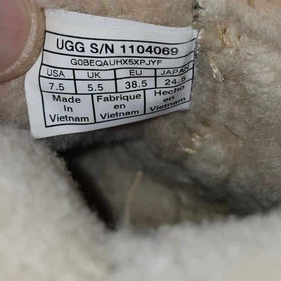 UGG Aika in Chestnut Women's Boots Size 7.5 Brown/White 1104069 - Picture 6 of 8